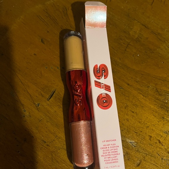 ONE/SIZE Lip Snatcher Velvet Flex Cream & Cushion Gloss Duo - Trade Finder - Picture 3 of 3